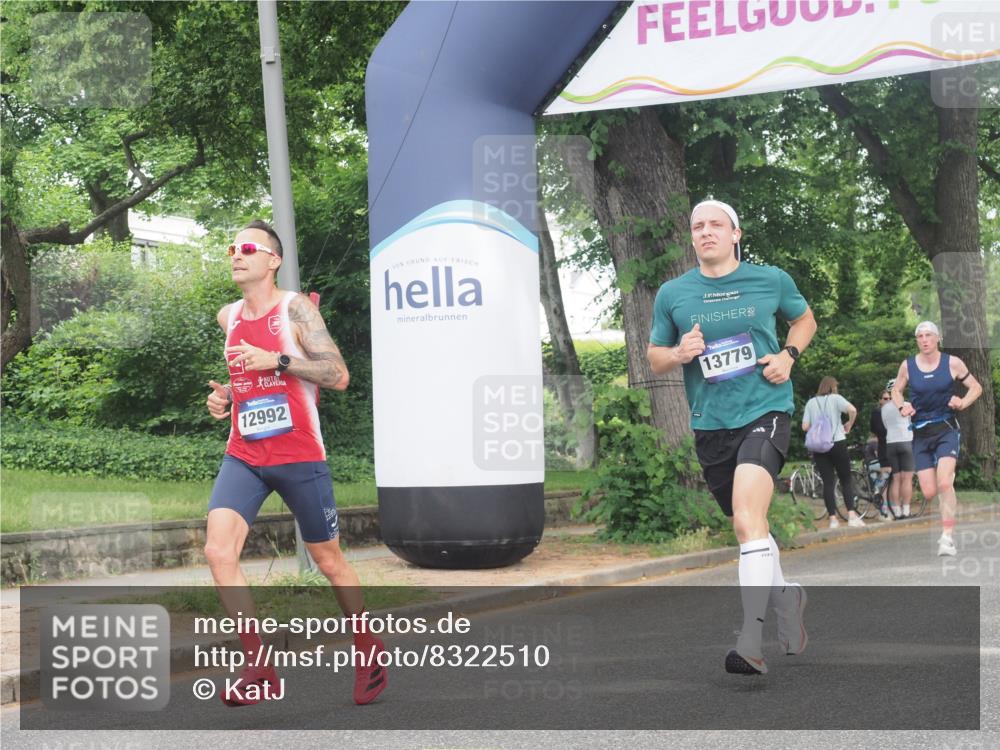29.06.2025 - hella hamburg halbmarathon KatJ http://msf.ph/oto/8322510 29.06.2025 10:16:38 Zwischen KM18-KM19 7380 meine-sportfotos.de