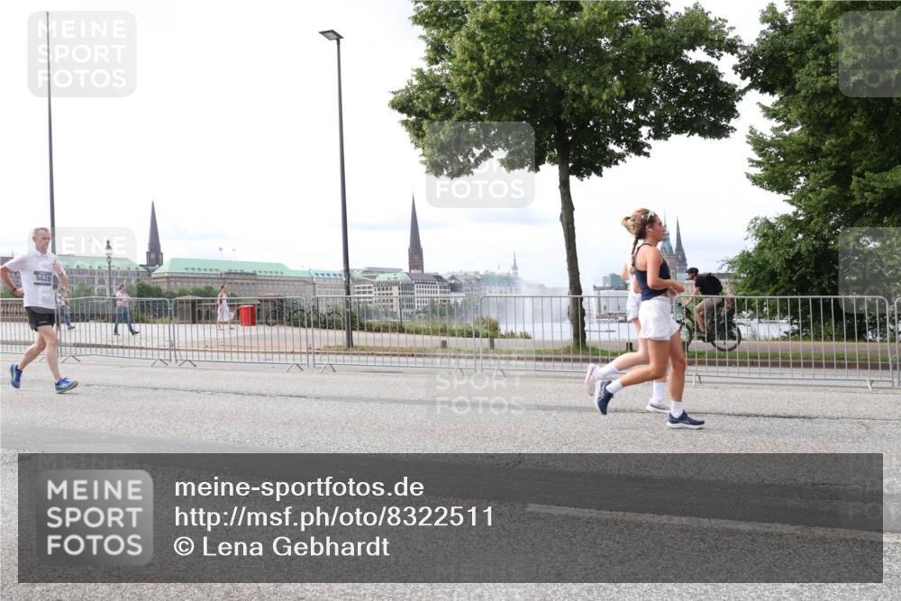29.06.2025 - hella hamburg halbmarathon Lena Gebhardt http://msf.ph/oto/8322511 29.06.2025 10:22:59 Lombardsbrücke 5629, 1029, 1853, 2294, 2479, 2766, 2886, 2925, 3003, 3029, 3034, 3430, 3600, 3601, 4190, 4266, 4793, 5223, 5343, 5629, 5798, 6578, 6784, 6785, 6849, 6899, 7188, 7190, 7266, 7276, 7529, 7891, 7925, 8355, 8687, 8688, 8716, 8918, 8920, 8931, 9133, 9256, 9301, 9877, 9913, 10205, 10826, 12025, 12073, 12190, 12265, 13560, 13921, 14041, 14338, 14525, 14801, 16416, 16558, 17099, 17207, 17299 meine-sportfotos.de