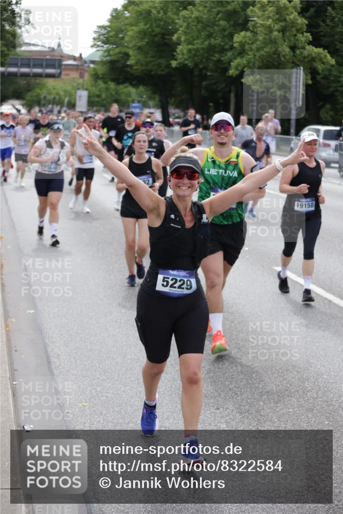 29.06.2025 - hella hamburg halbmarathon Jannik Wohlers http://msf.ph/oto/8322584 29.06.2025 10:39:36 Lombardsbrücke 1058, 1076, 1291, 1586, 1691, 1899, 2254, 2313, 2866, 2888, 3882, 3883, 3884, 4173, 4471, 5229, 5654, 5877, 5901, 6097, 6548, 6698, 6750, 6890, 7045, 7455, 7456, 8107, 8612, 8622, 8815, 8865, 8866, 9080, 9187, 9195, 9292, 9495, 10648, 10806, 10818, 10901, 10939, 11188, 11242, 11244, 11874, 12414, 12883, 12906, 13577, 13644, 14327, 14578, 15111, 16532, 16784, 18157, 19163 meine-sportfotos.de
