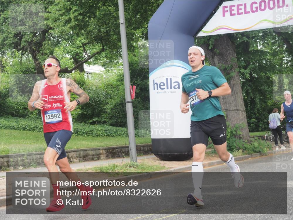 29.06.2025 - hella hamburg halbmarathon KatJ http://msf.ph/oto/8322626 29.06.2025 10:16:39 Zwischen KM18-KM19 7380 meine-sportfotos.de