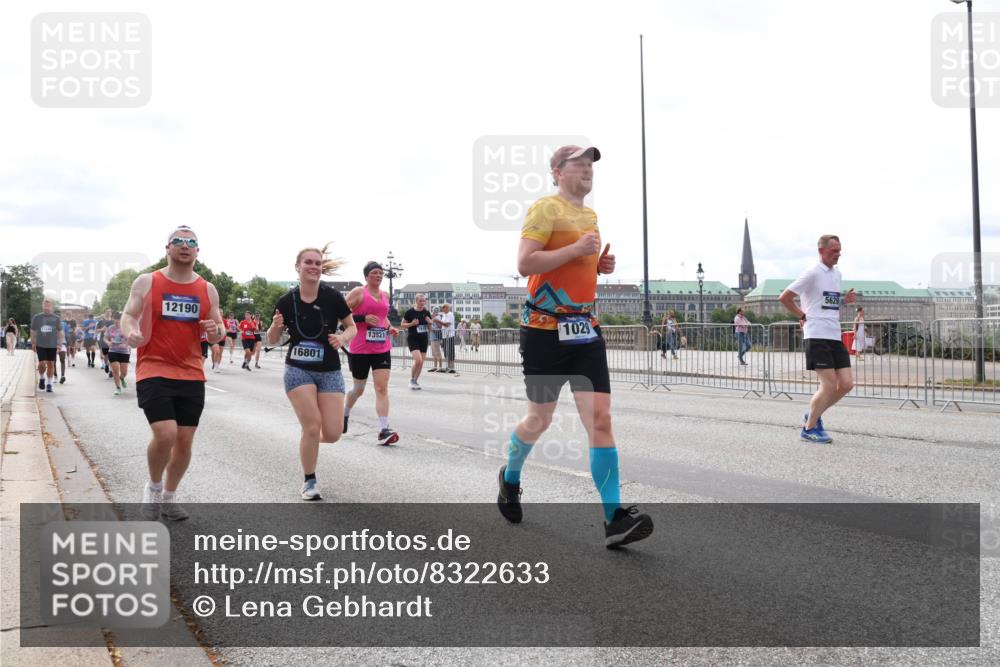 29.06.2025 - hella hamburg halbmarathon Lena Gebhardt http://msf.ph/oto/8322633 29.06.2025 10:23:00 Lombardsbrücke 12190, 16801, 13921, 1029, 5629, 1029, 1853, 2294, 2479, 2766, 2886, 2925, 3003, 3029, 3034, 3430, 3600, 3601, 4190, 4266, 4793, 5223, 5343, 5629, 5798, 6502, 6578, 6784, 6785, 6849, 6899, 7188, 7190, 7266, 7276, 7529, 7891, 7925, 8355, 8687, 8688, 8716, 8918, 8920, 8931, 9133, 9256, 9301, 9877, 9913, 10205, 10739, 10826, 12025, 12073, 12190, 12265, 13560, 13921, 14041, 14338, 14525, 14801, 16416, 16558, 17013, 17099, 17207, 17299 meine-sportfotos.de