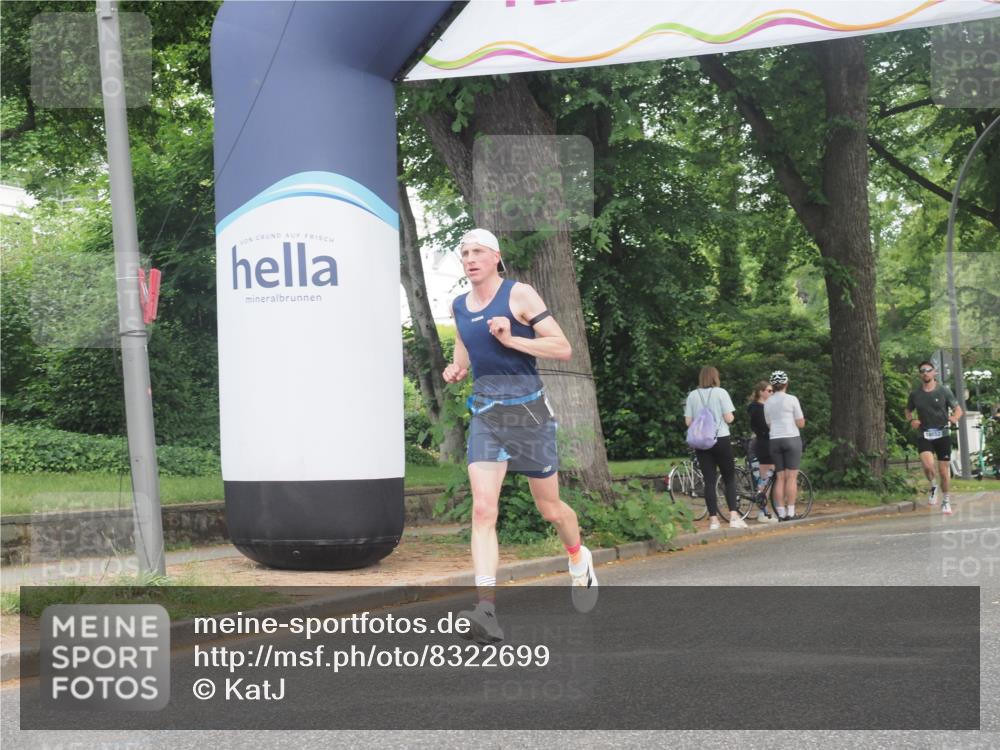 29.06.2025 - hella hamburg halbmarathon KatJ http://msf.ph/oto/8322699 29.06.2025 10:16:40 Zwischen KM18-KM19 7380 meine-sportfotos.de