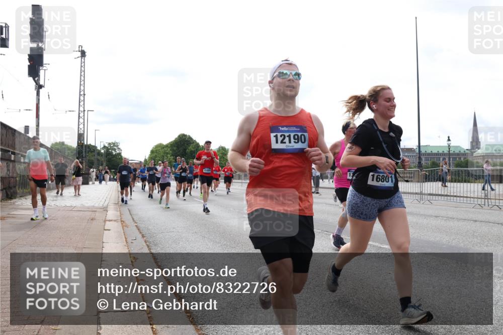 29.06.2025 - hella hamburg halbmarathon Lena Gebhardt http://msf.ph/oto/8322726 29.06.2025 10:23:01 Lombardsbrücke 15469, 12190, 16801, 1029, 1853, 2294, 2479, 2766, 2886, 2925, 3003, 3029, 3034, 3600, 3601, 4190, 4266, 4793, 5223, 5343, 5629, 5798, 6502, 6578, 6784, 6785, 6849, 6899, 7188, 7190, 7266, 7276, 7529, 7891, 7925, 8355, 8687, 8688, 8716, 8918, 8920, 8931, 9133, 9256, 9301, 9877, 9913, 10205, 10739, 10826, 12025, 12073, 12190, 12265, 13560, 13921, 14041, 14338, 14525, 14801, 16416, 16558, 17013, 17099, 17207, 17299, 17719 meine-sportfotos.de