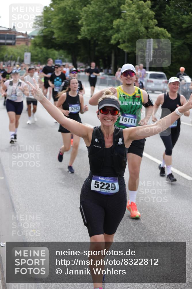 29.06.2025 - hella hamburg halbmarathon Jannik Wohlers http://msf.ph/oto/8322812 29.06.2025 10:39:37 Lombardsbrücke 1058, 1076, 1291, 1586, 1691, 1899, 2019, 2254, 2313, 2866, 2888, 3882, 3883, 3884, 4173, 4471, 5229, 5263, 5654, 5877, 5901, 6097, 6548, 6698, 6750, 6890, 7045, 7455, 7456, 8107, 8612, 8622, 8815, 8865, 8866, 9080, 9187, 9195, 9292, 9495, 10648, 10806, 10818, 10901, 10939, 11188, 11242, 11244, 11874, 12414, 12883, 12906, 13577, 13644, 14327, 14578, 15111, 16532, 16784, 18157, 19163 meine-sportfotos.de