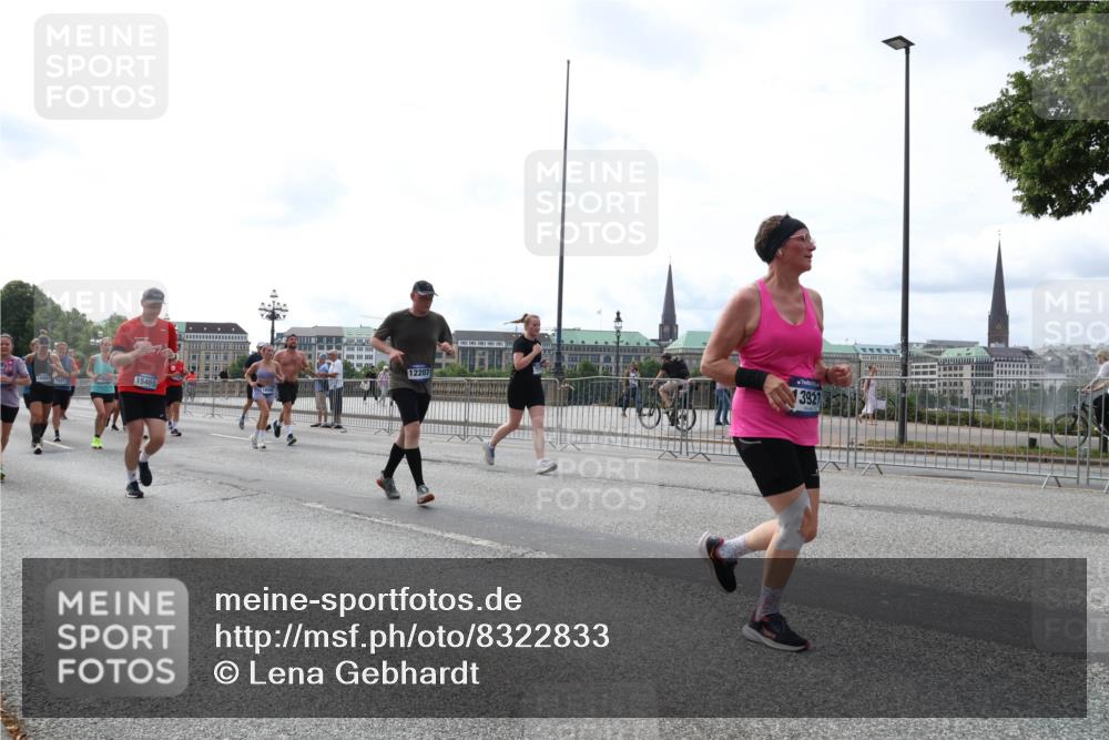 29.06.2025 - hella hamburg halbmarathon Lena Gebhardt http://msf.ph/oto/8322833 29.06.2025 10:23:02 Lombardsbrücke 16863, 1853, 2, 15469, 12207, 3927, 1029, 1853, 2294, 2479, 2766, 2886, 2925, 3003, 3029, 3034, 3600, 3601, 4190, 4266, 4793, 5223, 5343, 5629, 5798, 6502, 6578, 6784, 6785, 6849, 6899, 7188, 7190, 7266, 7276, 7529, 7891, 7925, 8355, 8687, 8688, 8716, 8918, 8920, 8931, 9133, 9256, 9301, 9877, 9913, 10205, 10739, 10826, 11798, 12025, 12073, 12190, 12265, 13560, 13921, 14041, 14338, 14525, 14801, 14821, 16416, 16558, 17013, 17099, 17207, 17299, 17719 meine-sportfotos.de