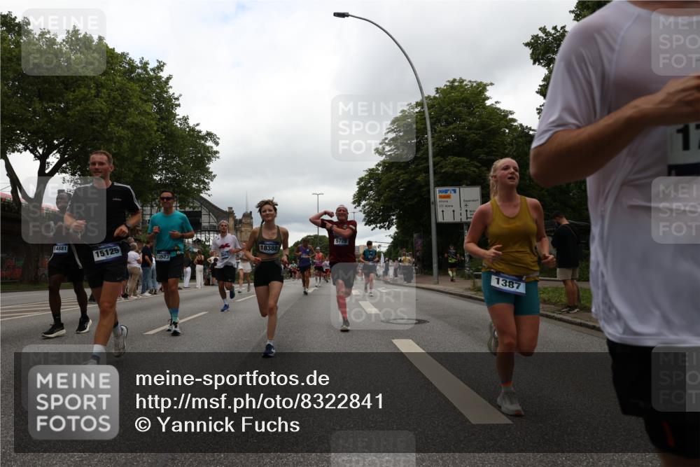 29.06.2025 - hella hamburg halbmarathon Yannick Fuchs http://msf.ph/oto/8322841 29.06.2025 10:51:17 20KM 1200, 1239, 1387, 1563, 1715, 1719, 1972, 2282, 2417, 2652, 3575, 4261, 5015, 5134, 5391, 5457, 5458, 5728, 6720, 6892, 7159, 7269, 8744, 9577, 10383, 10408, 11043, 11832, 12144, 12509, 12773, 12774, 13245, 13376, 13523, 13664, 14361, 14737, 14881, 14951, 15090, 15110, 15125, 15189, 15220, 15349, 15664, 16093, 16418, 16830, 16909, 17201, 17758, 17769, 17828, 17848, 18388 meine-sportfotos.de