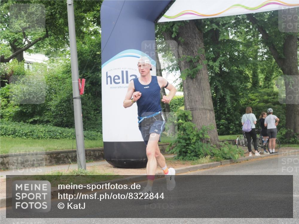 29.06.2025 - hella hamburg halbmarathon KatJ http://msf.ph/oto/8322844 29.06.2025 10:16:41 Zwischen KM18-KM19 7380 meine-sportfotos.de