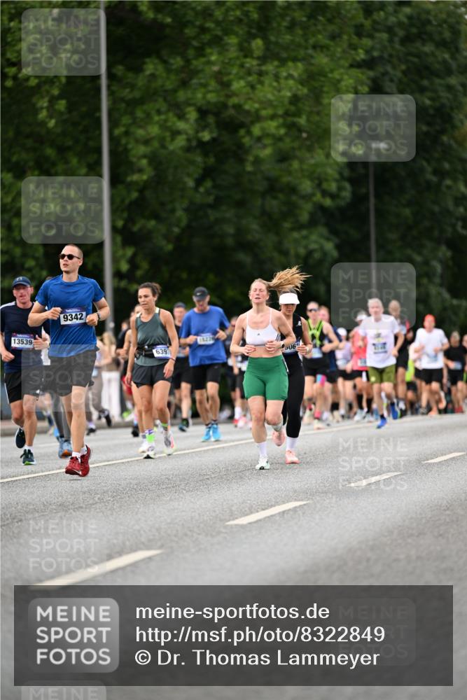 29.06.2025 - hella hamburg halbmarathon Dr. Thomas Lammeyer http://msf.ph/oto/8322849 29.06.2025 10:39:22 Kennedybrücke 1417, 1497, 1821, 1849, 2198, 2265, 2482, 3170, 3409, 3958, 4333, 4564, 4696, 4884, 5027, 5793, 6335, 6365, 6379, 6397, 6571, 6746, 6803, 6859, 7020, 7386, 7733, 8249, 8369, 9164, 9248, 9342, 10335, 10358, 10393, 10464, 10606, 11320 meine-sportfotos.de