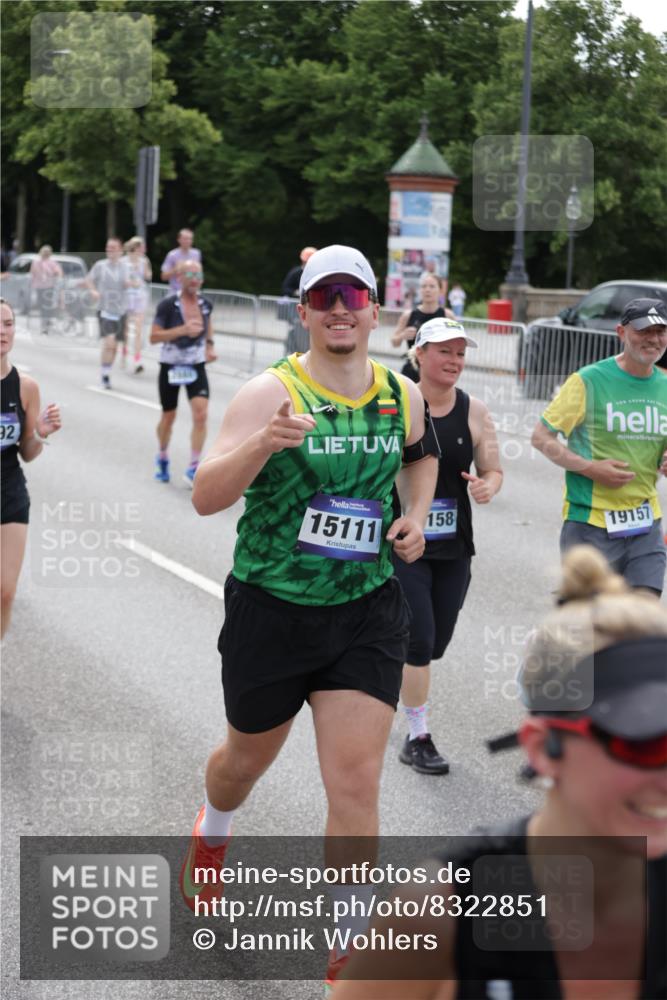 29.06.2025 - hella hamburg halbmarathon Jannik Wohlers http://msf.ph/oto/8322851 29.06.2025 10:39:38 Lombardsbrücke 1058, 1076, 1291, 1586, 1691, 1899, 2019, 2254, 2313, 2866, 2888, 3515, 3607, 3882, 3883, 3884, 4173, 4471, 5229, 5263, 5654, 5877, 5901, 6097, 6548, 6698, 6750, 6890, 6920, 7045, 7455, 7456, 8107, 8612, 8622, 8815, 8865, 8866, 9080, 9187, 9195, 9292, 9495, 10648, 10806, 10818, 10901, 10939, 10953, 11188, 11242, 11244, 11874, 12414, 12883, 12906, 13005, 13069, 13577, 13644, 14327, 14578, 15111, 16532, 16784, 18157, 19163 meine-sportfotos.de
