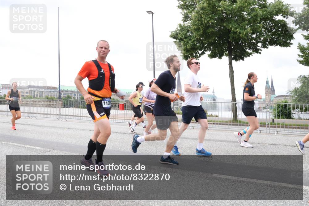29.06.2025 - hella hamburg halbmarathon Lena Gebhardt http://msf.ph/oto/8322870 29.06.2025 10:57:31 Lombardsbrücke 14366, 1123, 1242, 1248, 1265, 1643, 2015, 2041, 2370, 2451, 2567, 2871, 3191, 3195, 3385, 3388, 3433, 3470, 3723, 3750, 3851, 3954, 4059, 4086, 4106, 4180, 4197, 4241, 4485, 4521, 4611, 4830, 4998, 5057, 5117, 5316, 5632, 5639, 5736, 5738, 6053, 6827, 6832, 6857, 6916, 6981, 7172, 7592, 7720, 7728, 7787, 8035, 8039, 8159, 8224, 8287, 8386, 8540, 8546, 8552, 8679, 8708, 8851, 8853, 8873, 9059, 9110, 9233, 9298, 9299, 9318, 9496, 9613 meine-sportfotos.de