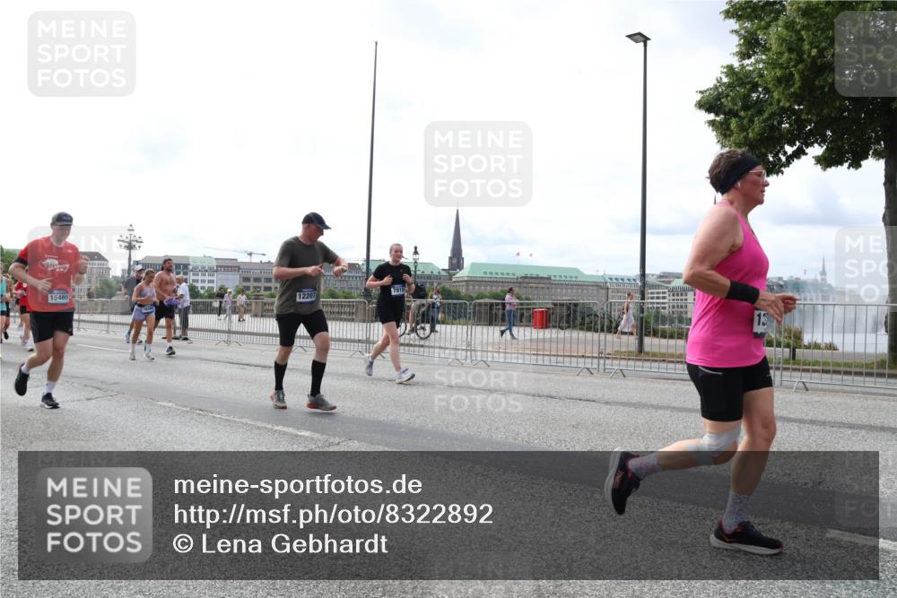 29.06.2025 - hella hamburg halbmarathon Lena Gebhardt http://msf.ph/oto/8322892 29.06.2025 10:23:02 Lombardsbrücke 15469, 12207, 7919, 1029, 1853, 2294, 2479, 2766, 2886, 2925, 3003, 3029, 3034, 3600, 3601, 4190, 4266, 4793, 5223, 5343, 5629, 5798, 6502, 6578, 6784, 6785, 6849, 6899, 7188, 7190, 7266, 7276, 7529, 7891, 7925, 8355, 8687, 8688, 8716, 8918, 8920, 8931, 9133, 9256, 9301, 9877, 9913, 10205, 10739, 10826, 11798, 12025, 12073, 12190, 12265, 13560, 13921, 14041, 14338, 14525, 14801, 14821, 16416, 16558, 17013, 17099, 17207, 17299, 17719 meine-sportfotos.de