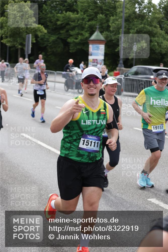 29.06.2025 - hella hamburg halbmarathon Jannik Wohlers http://msf.ph/oto/8322919 29.06.2025 10:39:38 Lombardsbrücke 1058, 1076, 1291, 1586, 1691, 1899, 2019, 2254, 2313, 2866, 2888, 3515, 3607, 3882, 3883, 3884, 4173, 4471, 5229, 5263, 5654, 5877, 5901, 6097, 6548, 6698, 6750, 6890, 6920, 7045, 7455, 7456, 8107, 8612, 8622, 8815, 8865, 8866, 9080, 9187, 9195, 9292, 9495, 10648, 10806, 10818, 10901, 10939, 10953, 11188, 11242, 11244, 11874, 12414, 12883, 12906, 13005, 13069, 13577, 13644, 14327, 14578, 15111, 16532, 16784, 18157, 19163 meine-sportfotos.de