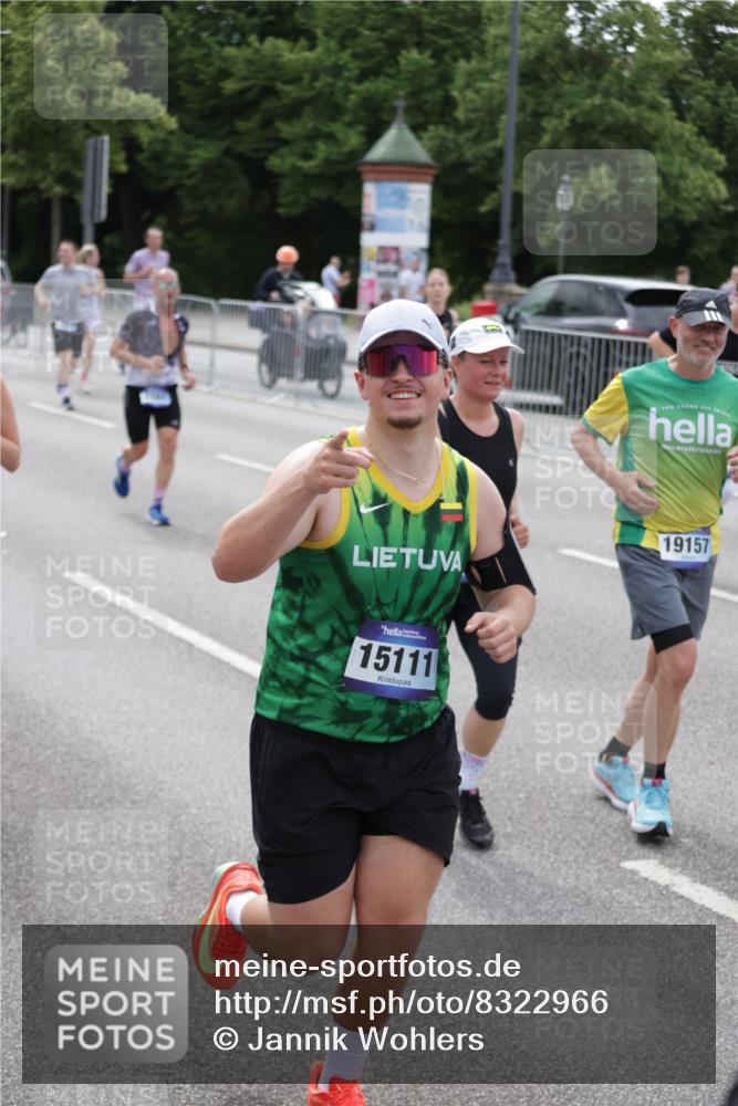 29.06.2025 - hella hamburg halbmarathon Jannik Wohlers http://msf.ph/oto/8322966 29.06.2025 10:39:38 Lombardsbrücke 1058, 1076, 1291, 1586, 1691, 1899, 2019, 2254, 2313, 2866, 2888, 3515, 3607, 3882, 3883, 3884, 4173, 4471, 5229, 5263, 5654, 5877, 5901, 6097, 6548, 6698, 6750, 6890, 6920, 7045, 7455, 7456, 8107, 8612, 8622, 8815, 8865, 8866, 9080, 9187, 9195, 9292, 9495, 10648, 10806, 10818, 10901, 10939, 10953, 11188, 11242, 11244, 11874, 12414, 12883, 12906, 13005, 13069, 13577, 13644, 14327, 14578, 15111, 16532, 16784, 18157, 19163 meine-sportfotos.de