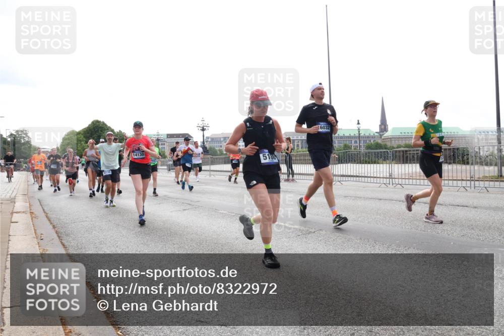 29.06.2025 - hella hamburg halbmarathon Lena Gebhardt http://msf.ph/oto/8322972 29.06.2025 10:37:38 Lombardsbrücke 3230, 14130, 21, 5180, 6032, 1022, 1276, 1337, 1475, 1578, 1597, 1799, 1819, 1985, 2016, 2031, 2199, 2272, 2480, 2486, 2640, 2853, 3230, 3246, 3633, 4097, 4347, 4733, 5139, 5146, 5171, 5186, 5522, 5560, 5790, 5875, 5940, 6243, 6362, 6821, 6955, 7085, 7124, 7235, 7321, 7350, 7544, 7696, 7707, 7777, 7823, 8811, 8843, 8985, 9247, 9288, 9524, 9895, 10159, 10506, 10836, 11087, 11543, 12123, 12254, 12472, 12824, 16680, 17798 meine-sportfotos.de