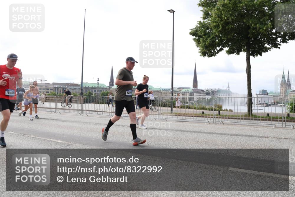 29.06.2025 - hella hamburg halbmarathon Lena Gebhardt http://msf.ph/oto/8322992 29.06.2025 10:23:03 Lombardsbrücke 21, 5, 15469, 1220, 1029, 1362, 1853, 2294, 2479, 2766, 2925, 3003, 3029, 3034, 3600, 3601, 4190, 4266, 4728, 4793, 5223, 5343, 5629, 5798, 6502, 6578, 6784, 6785, 6849, 7188, 7190, 7266, 7276, 7529, 7891, 7925, 8355, 8687, 8688, 8716, 8918, 8920, 9133, 9256, 9301, 9877, 9913, 10205, 10739, 10826, 11798, 12025, 12073, 12190, 12265, 13560, 13921, 14041, 14338, 14525, 14801, 14821, 16416, 16558, 17013, 17099, 17207, 17299, 17719 meine-sportfotos.de