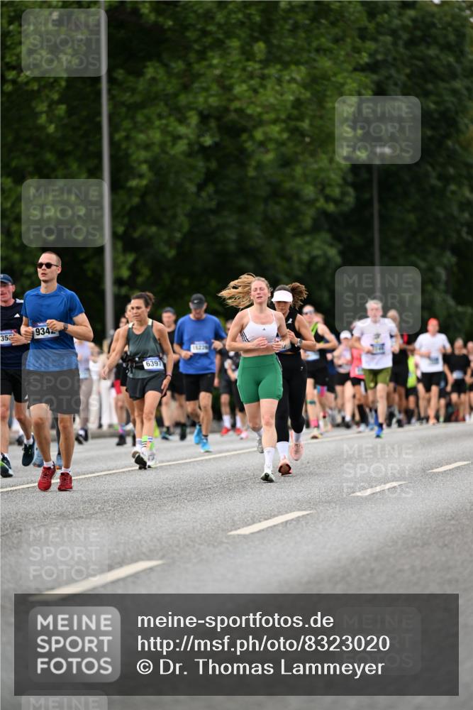 29.06.2025 - hella hamburg halbmarathon Dr. Thomas Lammeyer http://msf.ph/oto/8323020 29.06.2025 10:39:22 Kennedybrücke 1417, 1497, 1821, 1849, 2198, 2265, 2482, 3170, 3409, 3958, 4333, 4564, 4696, 4884, 5027, 5793, 6335, 6365, 6379, 6397, 6571, 6746, 6803, 6859, 7020, 7386, 7733, 8249, 8369, 9164, 9248, 9342, 10335, 10358, 10393, 10464, 10606, 11320 meine-sportfotos.de