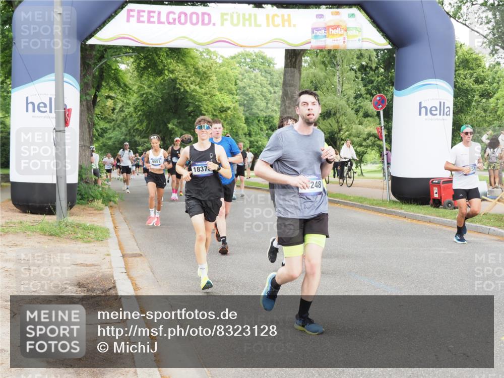 29.06.2025 - hella hamburg halbmarathon MichiJ http://msf.ph/oto/8323128 29.06.2025 10:37:27 Zwischen KM18-KM19 1216, 1381, 4261, 5978, 6712, 9695, 13159, 13225, 13688, 14012, 14248, 15523, 15620, 16731, 18064, 18370, 18489, 19020 meine-sportfotos.de
