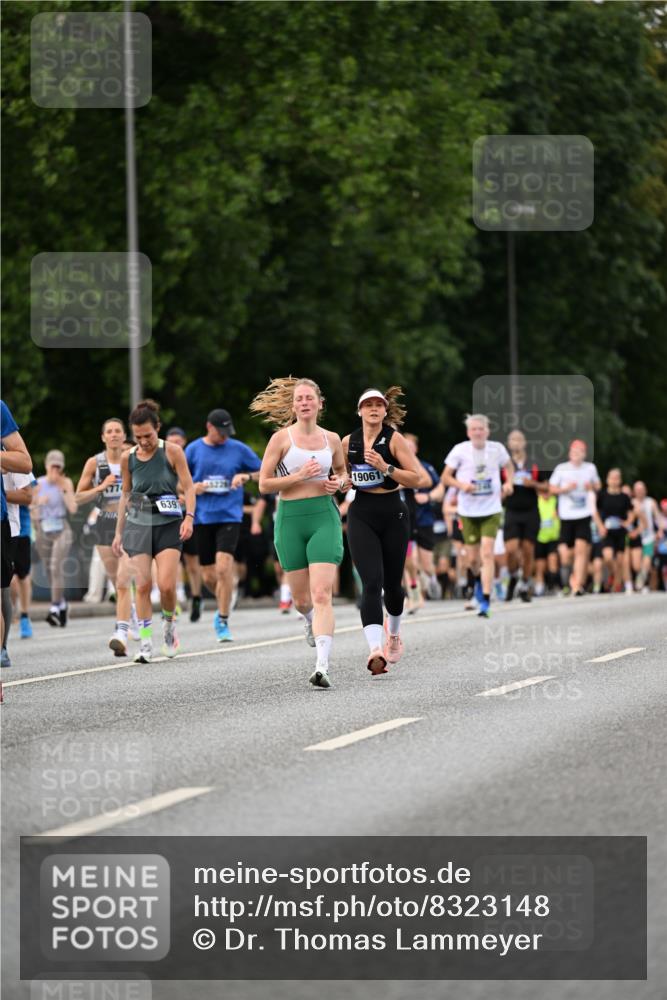 29.06.2025 - hella hamburg halbmarathon Dr. Thomas Lammeyer http://msf.ph/oto/8323148 29.06.2025 10:39:23 Kennedybrücke 1417, 1497, 1821, 1849, 2198, 2265, 2482, 3170, 3409, 3958, 4333, 4564, 4696, 4884, 5027, 5793, 6335, 6365, 6379, 6397, 6571, 6746, 6803, 6859, 7020, 7386, 7733, 8249, 8369, 9164, 9248, 9342, 9803, 10335, 10358, 10393, 10464, 10606, 11320 meine-sportfotos.de