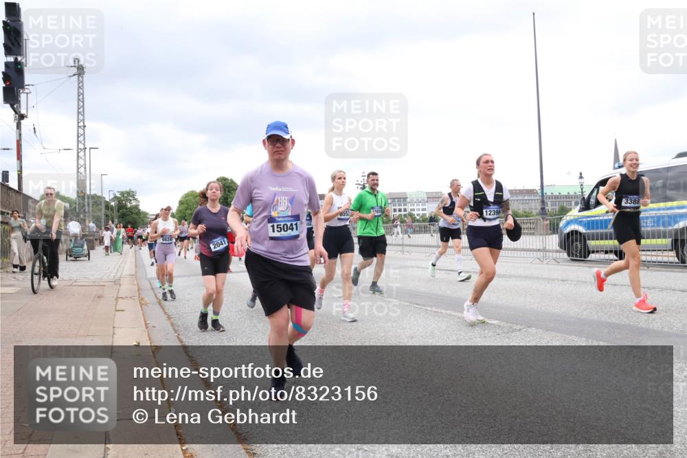 29.06.2025 - hella hamburg halbmarathon Lena Gebhardt http://msf.ph/oto/8323156 29.06.2025 10:57:32 Lombardsbrücke 9824, 2041, 15041, 8552, 12396, 3388, 1123, 1242, 1248, 1265, 1643, 2015, 2041, 2370, 2451, 2567, 2871, 3191, 3195, 3385, 3388, 3433, 3470, 3723, 3750, 3851, 3954, 4059, 4086, 4106, 4180, 4197, 4241, 4485, 4521, 4611, 4830, 4998, 5057, 5117, 5316, 5632, 5639, 5736, 5738, 6053, 6827, 6832, 6857, 6916, 6981, 7172, 7592, 7720, 7728, 7787, 8035, 8039, 8159, 8224, 8287, 8386, 8540, 8546, 8552, 8679, 8708, 8851, 8853, 8873, 9059, 9110, 9233, 9318, 9394, 9496, 9613 meine-sportfotos.de