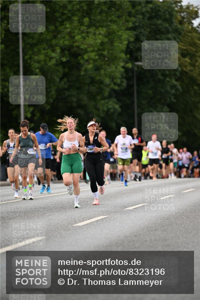 29.06.2025 - hella hamburg halbmarathon Dr. Thomas Lammeyer http://msf.ph/oto/8323196 29.06.2025 10:39:23 Kennedybrücke 1417, 1497, 1821, 1849, 2198, 2265, 2482, 3170, 3409, 3958, 4333, 4564, 4696, 4884, 5027, 5793, 6335, 6365, 6379, 6397, 6571, 6746, 6803, 6859, 7020, 7386, 7733, 8249, 8369, 9164, 9248, 9342, 9803, 10335, 10358, 10393, 10464, 10606, 11320 meine-sportfotos.de