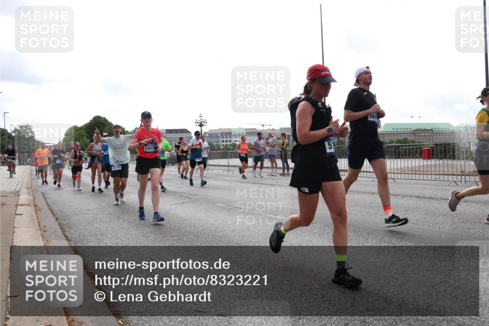 29.06.2025 - hella hamburg halbmarathon Lena Gebhardt http://msf.ph/oto/8323221 29.06.2025 10:37:38 Lombardsbrücke 712, 3230, 14130, 2199, 51, 160, 1022, 1276, 1337, 1475, 1578, 1597, 1799, 1819, 1985, 2016, 2031, 2199, 2272, 2480, 2486, 2640, 2853, 3230, 3246, 3633, 4097, 4347, 4733, 5139, 5146, 5171, 5186, 5522, 5560, 5790, 5875, 5940, 6243, 6362, 6821, 6955, 7085, 7124, 7235, 7321, 7350, 7544, 7696, 7707, 7777, 7823, 8811, 8843, 8985, 9247, 9288, 9524, 9895, 10159, 10506, 10836, 11087, 11543, 12123, 12254, 12472, 12824, 16680, 17798 meine-sportfotos.de