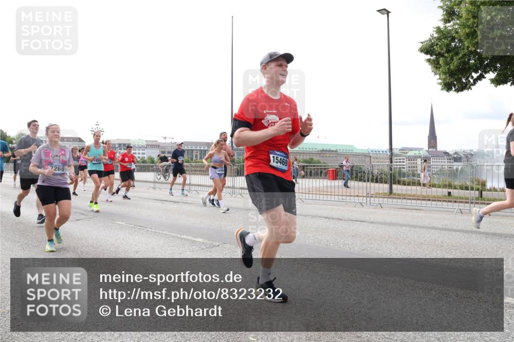 29.06.2025 - hella hamburg halbmarathon Lena Gebhardt http://msf.ph/oto/8323232 29.06.2025 10:23:04 Lombardsbrücke 7266, 1853, 21, 15469, 1029, 1362, 1853, 2294, 2479, 2766, 2925, 3003, 3029, 3034, 3600, 3601, 4190, 4266, 4728, 4793, 5223, 5343, 5629, 6502, 6578, 6784, 6785, 6849, 7188, 7190, 7266, 7276, 7529, 7891, 7925, 8355, 8687, 8688, 8716, 8918, 8920, 9133, 9256, 9301, 9877, 9913, 10205, 10739, 10826, 11798, 12025, 12073, 12190, 12265, 13560, 13921, 14041, 14338, 14525, 14801, 14821, 16416, 16558, 17013, 17099, 17207, 17299, 17719 meine-sportfotos.de