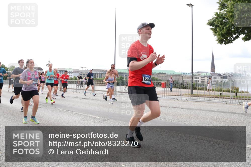 29.06.2025 - hella hamburg halbmarathon Lena Gebhardt http://msf.ph/oto/8323270 29.06.2025 10:23:04 Lombardsbrücke 5785, 266, 15469, 1029, 1362, 1853, 2294, 2479, 2766, 2925, 3003, 3029, 3034, 3600, 3601, 4190, 4266, 4728, 4793, 5223, 5343, 5629, 6502, 6578, 6784, 6785, 6849, 7188, 7190, 7266, 7276, 7529, 7891, 7925, 8355, 8687, 8688, 8716, 8918, 8920, 9133, 9256, 9301, 9877, 9913, 10205, 10739, 10826, 11798, 12025, 12073, 12190, 12265, 13560, 13921, 14041, 14338, 14525, 14801, 14821, 16416, 16558, 17013, 17099, 17207, 17299, 17719 meine-sportfotos.de