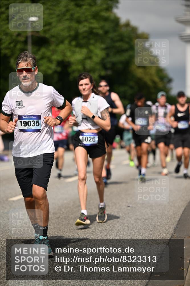 29.06.2025 - hella hamburg halbmarathon Dr. Thomas Lammeyer http://msf.ph/oto/8323313 29.06.2025 10:17:27 Kennedybrücke 1007, 1194, 1859, 1939, 2055, 2359, 2721, 2904, 2961, 2987, 3218, 3729, 4950, 5232, 6026, 6207, 7346, 7460, 8279, 8913, 9128, 9612 meine-sportfotos.de