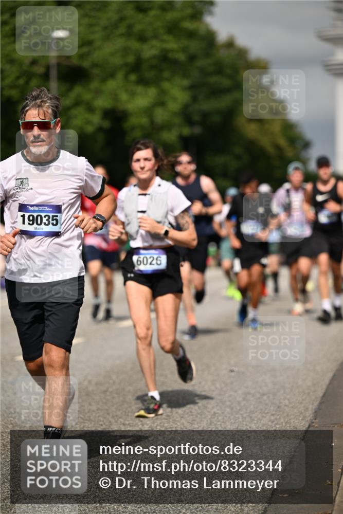 29.06.2025 - hella hamburg halbmarathon Dr. Thomas Lammeyer http://msf.ph/oto/8323344 29.06.2025 10:17:27 Kennedybrücke 1007, 1194, 1859, 1939, 2055, 2359, 2721, 2904, 2961, 2987, 3218, 3729, 4950, 5232, 6026, 6207, 7346, 7460, 8279, 8913, 9128, 9612 meine-sportfotos.de