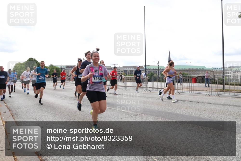 29.06.2025 - hella hamburg halbmarathon Lena Gebhardt http://msf.ph/oto/8323359 29.06.2025 10:23:05 Lombardsbrücke 4190, 13248, 17657, 168, 9913, 7266, 1029, 1362, 1853, 2294, 2766, 2925, 3003, 3029, 3034, 3600, 3601, 4190, 4266, 4728, 4793, 5223, 5343, 5629, 6502, 6578, 6784, 6785, 6849, 7188, 7190, 7266, 7276, 7529, 7891, 7925, 8355, 8687, 8688, 8716, 8918, 8920, 9133, 9256, 9301, 9877, 9913, 10205, 10739, 10826, 11798, 12025, 12073, 12190, 12265, 13560, 13921, 14041, 14338, 14525, 14801, 14821, 16416, 16558, 17013, 17099, 17207, 17299, 17719 meine-sportfotos.de
