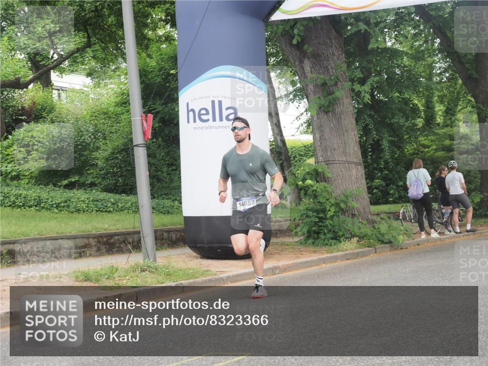 29.06.2025 - hella hamburg halbmarathon KatJ http://msf.ph/oto/8323366 29.06.2025 10:16:44 Zwischen KM18-KM19  meine-sportfotos.de