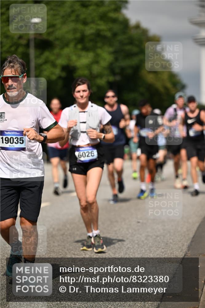 29.06.2025 - hella hamburg halbmarathon Dr. Thomas Lammeyer http://msf.ph/oto/8323380 29.06.2025 10:17:28 Kennedybrücke 1007, 1194, 1859, 1939, 2055, 2359, 2721, 2904, 2961, 2987, 3218, 3729, 4001, 4950, 5232, 6026, 6207, 7346, 7460, 8279, 8913, 9128, 9612 meine-sportfotos.de