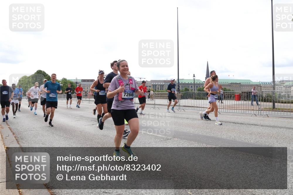 29.06.2025 - hella hamburg halbmarathon Lena Gebhardt http://msf.ph/oto/8323402 29.06.2025 10:23:05 Lombardsbrücke 16863, 15, 7266, 17657, 1029, 1362, 1853, 2294, 2766, 2925, 3003, 3029, 3034, 3600, 3601, 4190, 4266, 4728, 4793, 5223, 5343, 5629, 6502, 6578, 6784, 6785, 6849, 7188, 7190, 7266, 7276, 7529, 7891, 7925, 8355, 8687, 8688, 8716, 8918, 8920, 9133, 9256, 9301, 9877, 9913, 10205, 10739, 10826, 11798, 12025, 12073, 12190, 12265, 13560, 13921, 14041, 14338, 14525, 14801, 14821, 16416, 16558, 17013, 17099, 17207, 17299, 17719 meine-sportfotos.de
