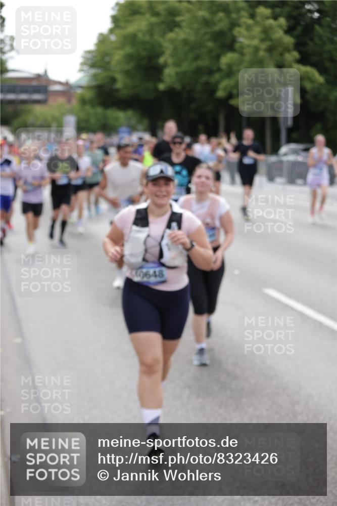29.06.2025 - hella hamburg halbmarathon Jannik Wohlers http://msf.ph/oto/8323426 29.06.2025 10:39:40 Lombardsbrücke 1058, 1076, 1291, 1586, 1691, 1899, 2019, 2254, 2866, 2888, 3515, 3607, 3808, 3882, 3883, 3884, 4173, 4471, 5229, 5263, 5654, 5877, 5901, 6097, 6548, 6698, 6750, 6890, 6920, 7045, 7455, 7456, 8107, 8622, 8815, 8865, 8866, 9187, 9195, 9292, 9495, 10648, 10806, 10818, 10953, 11188, 11242, 11244, 11717, 11874, 12414, 12883, 12906, 13005, 13069, 13577, 13651, 14327, 14578, 15111, 16784, 18157, 19163 meine-sportfotos.de
