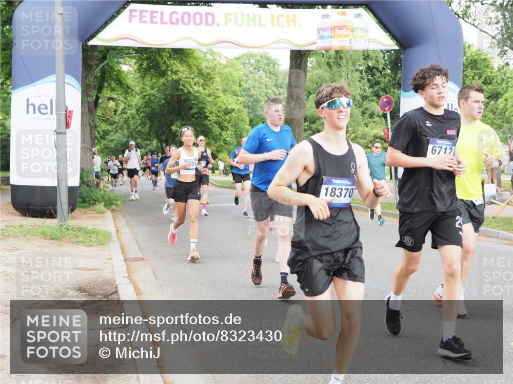 29.06.2025 - hella hamburg halbmarathon MichiJ http://msf.ph/oto/8323430 29.06.2025 10:37:28 Zwischen KM18-KM19 1216, 1381, 5978, 6712, 9551, 13159, 13688, 14248, 15523, 16731, 17384, 17908, 18064, 18370 meine-sportfotos.de