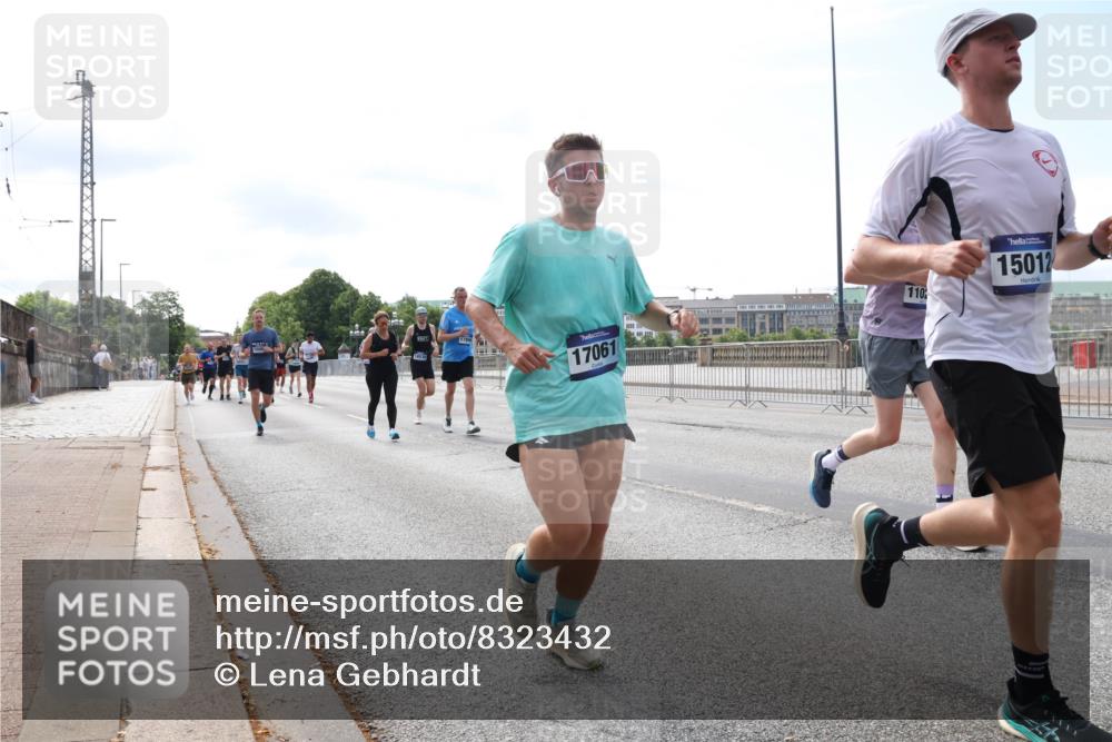 29.06.2025 - hella hamburg halbmarathon Lena Gebhardt http://msf.ph/oto/8323432 29.06.2025 10:12:50 Lombardsbrücke 1795, 17061, 110, 15012, 1020, 1051, 1249, 1610, 1785, 1850, 1851, 1939, 2531, 2891, 2942, 2963, 2964, 3182, 3248, 3262, 4453, 4499, 4532, 4554, 5150, 5166, 5597, 5598, 6207, 6822, 6966, 7014, 7873, 7907, 8398, 8405, 8917, 8971, 9141, 9254, 10067, 10402, 10581, 10685, 11025, 11720, 12456, 13566, 13816, 14404, 14540, 14868, 14869, 15012, 15369, 15531, 16255, 16323, 16473, 16826, 16911, 17061, 17699, 17994, 18178, 18320, 18493, 18530 meine-sportfotos.de