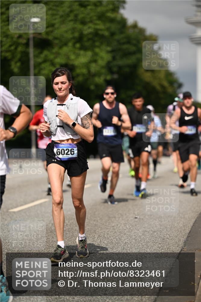 29.06.2025 - hella hamburg halbmarathon Dr. Thomas Lammeyer http://msf.ph/oto/8323461 29.06.2025 10:17:28 Kennedybrücke 1007, 1194, 1859, 1939, 2055, 2359, 2721, 2904, 2961, 2987, 3218, 3729, 4001, 4950, 5232, 6026, 6207, 7346, 7460, 8279, 8913, 9128, 9612 meine-sportfotos.de