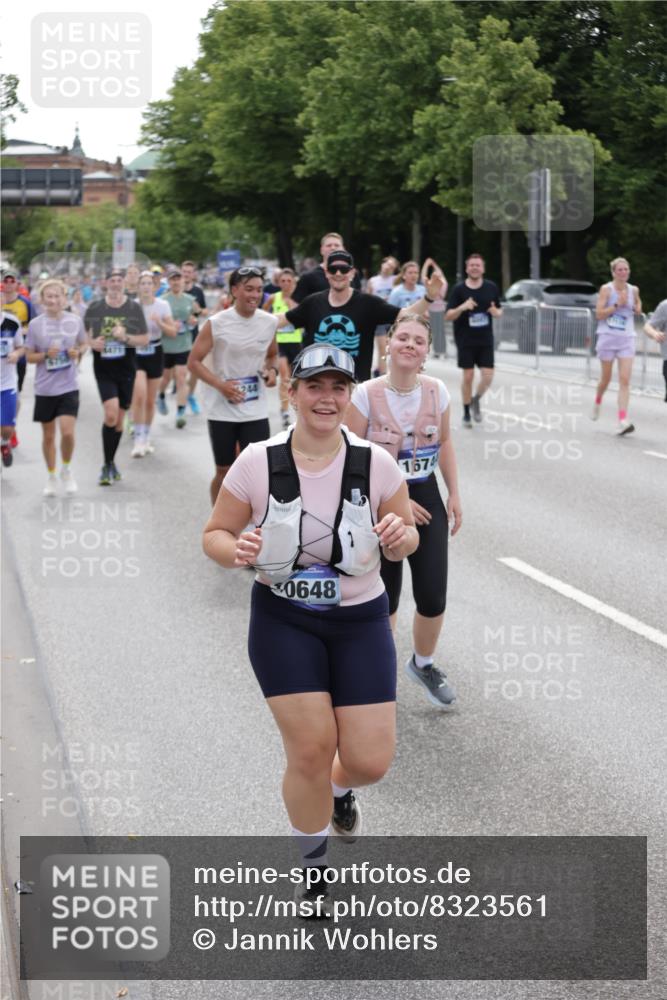 29.06.2025 - hella hamburg halbmarathon Jannik Wohlers http://msf.ph/oto/8323561 29.06.2025 10:39:40 Lombardsbrücke 1058, 1076, 1291, 1586, 1691, 1899, 2019, 2254, 2866, 2888, 3515, 3607, 3808, 3882, 3883, 3884, 4173, 4471, 5229, 5263, 5654, 5877, 5901, 6097, 6548, 6698, 6750, 6890, 6920, 7045, 7455, 7456, 8107, 8622, 8815, 8865, 8866, 9187, 9195, 9292, 9495, 10648, 10806, 10818, 10953, 11188, 11242, 11244, 11717, 11874, 12414, 12883, 12906, 13005, 13069, 13577, 13651, 14327, 14578, 15111, 16784, 18157, 19163 meine-sportfotos.de