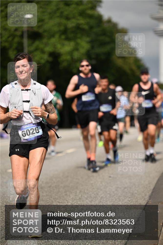 29.06.2025 - hella hamburg halbmarathon Dr. Thomas Lammeyer http://msf.ph/oto/8323563 29.06.2025 10:17:28 Kennedybrücke 1007, 1194, 1859, 1939, 2055, 2359, 2721, 2904, 2961, 2987, 3218, 3729, 4001, 4950, 5232, 6026, 6207, 7346, 7460, 8279, 8913, 9128, 9612 meine-sportfotos.de