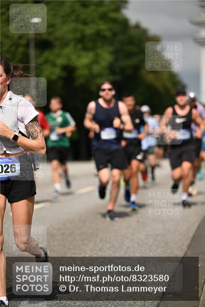 29.06.2025 - hella hamburg halbmarathon Dr. Thomas Lammeyer http://msf.ph/oto/8323580 29.06.2025 10:17:29 Kennedybrücke 1007, 1194, 1859, 1939, 2055, 2359, 2721, 2904, 2961, 2987, 3218, 3729, 4001, 4950, 5232, 6026, 6207, 7346, 7460, 7913, 8279, 8913, 9128, 9612, 9631 meine-sportfotos.de