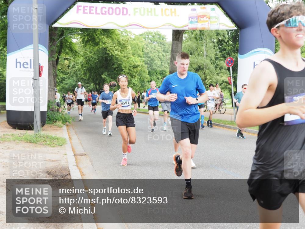 29.06.2025 - hella hamburg halbmarathon MichiJ http://msf.ph/oto/8323593 29.06.2025 10:37:28 Zwischen KM18-KM19 1216, 1381, 5978, 6712, 9551, 13159, 13688, 14248, 15523, 16731, 17384, 17908, 18064, 18370 meine-sportfotos.de
