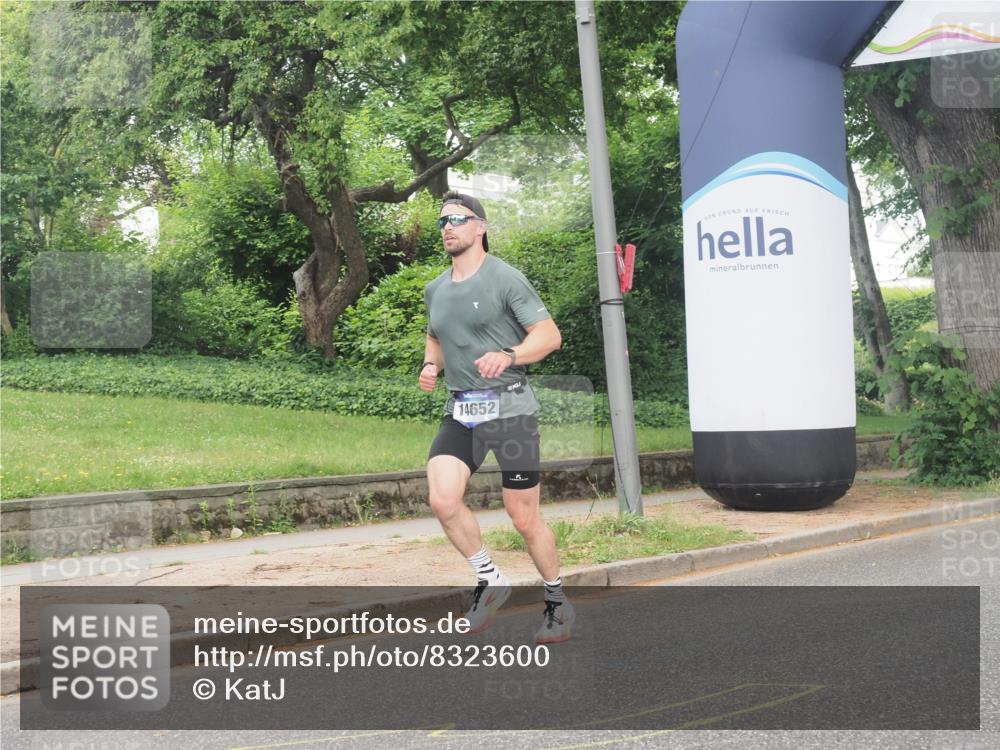 29.06.2025 - hella hamburg halbmarathon KatJ http://msf.ph/oto/8323600 29.06.2025 10:16:45 Zwischen KM18-KM19  meine-sportfotos.de