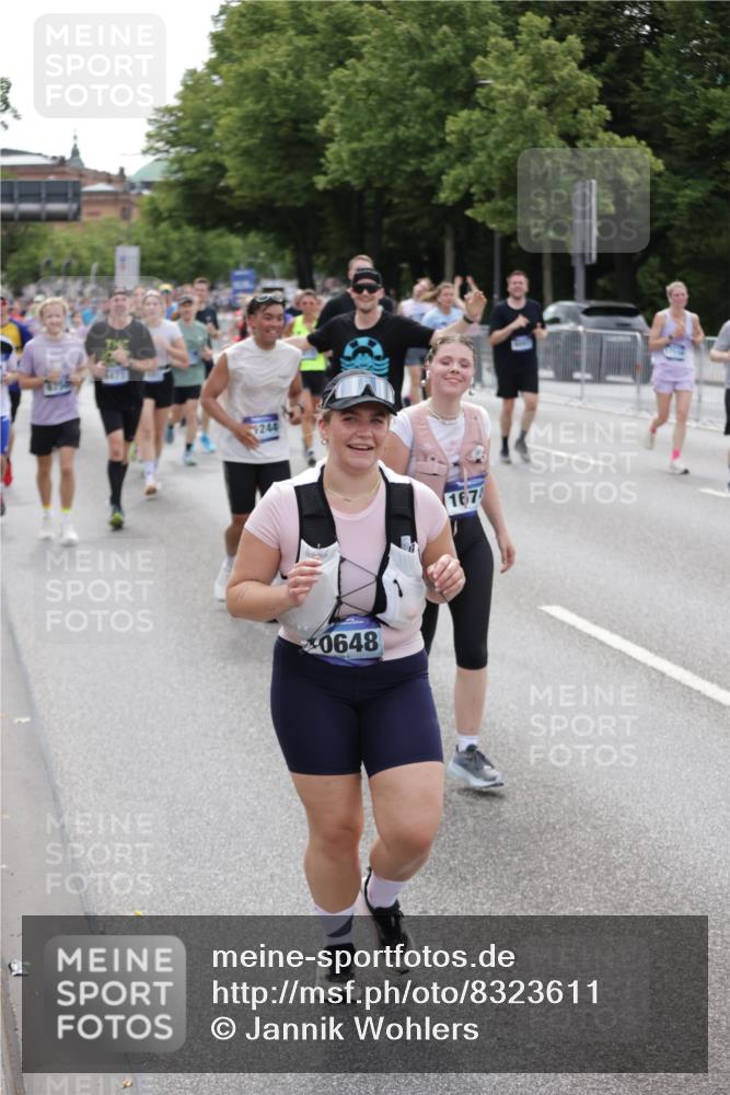 29.06.2025 - hella hamburg halbmarathon Jannik Wohlers http://msf.ph/oto/8323611 29.06.2025 10:39:40 Lombardsbrücke 1058, 1076, 1291, 1586, 1691, 1899, 2019, 2254, 2866, 2888, 3515, 3607, 3808, 3882, 3883, 3884, 4173, 4471, 5229, 5263, 5654, 5877, 5901, 6097, 6548, 6698, 6750, 6890, 6920, 7045, 7455, 7456, 8107, 8622, 8815, 8865, 8866, 9187, 9195, 9292, 9495, 10648, 10806, 10818, 10953, 11188, 11242, 11244, 11717, 11874, 12414, 12883, 12906, 13005, 13069, 13577, 13651, 14327, 14578, 15111, 16784, 18157, 19163 meine-sportfotos.de