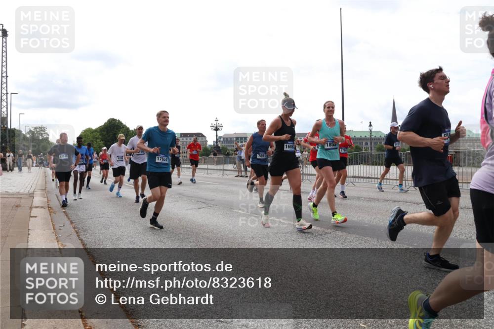 29.06.2025 - hella hamburg halbmarathon Lena Gebhardt http://msf.ph/oto/8323618 29.06.2025 10:23:06 Lombardsbrücke 13248, 4266, 16861, 1855, 6784, 190, 7891, 17657, 1029, 1362, 1853, 2294, 2766, 2925, 3003, 3029, 3034, 3600, 3601, 4190, 4266, 4728, 4793, 5223, 5343, 5629, 6502, 6578, 6784, 6785, 6849, 7188, 7190, 7266, 7529, 7820, 7891, 7925, 8687, 8688, 8716, 8918, 8920, 9133, 9256, 9301, 9877, 9913, 10205, 10739, 10826, 11798, 12025, 12073, 12190, 12265, 13560, 13921, 14041, 14338, 14525, 14801, 14821, 16416, 16558, 17013, 17099, 17207, 17299, 17719 meine-sportfotos.de