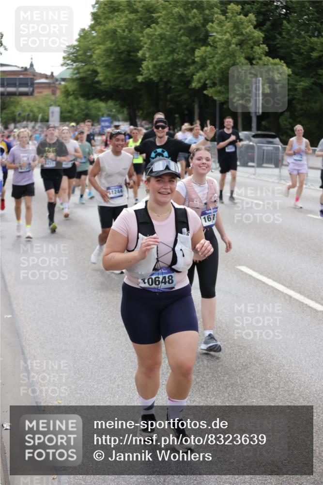 29.06.2025 - hella hamburg halbmarathon Jannik Wohlers http://msf.ph/oto/8323639 29.06.2025 10:39:40 Lombardsbrücke 1058, 1076, 1291, 1586, 1691, 1899, 2019, 2254, 2866, 2888, 3515, 3607, 3808, 3882, 3883, 3884, 4173, 4471, 5229, 5263, 5654, 5877, 5901, 6097, 6548, 6698, 6750, 6890, 6920, 7045, 7455, 7456, 8107, 8622, 8815, 8865, 8866, 9187, 9195, 9292, 9495, 10648, 10806, 10818, 10953, 11188, 11242, 11244, 11717, 11874, 12414, 12883, 12906, 13005, 13069, 13577, 13651, 14327, 14578, 15111, 16784, 18157, 19163 meine-sportfotos.de