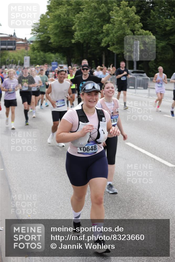 29.06.2025 - hella hamburg halbmarathon Jannik Wohlers http://msf.ph/oto/8323660 29.06.2025 10:39:40 Lombardsbrücke 1058, 1076, 1291, 1586, 1691, 1899, 2019, 2254, 2866, 2888, 3515, 3607, 3808, 3882, 3883, 3884, 4173, 4471, 5229, 5263, 5654, 5877, 5901, 6097, 6548, 6698, 6750, 6890, 6920, 7045, 7455, 7456, 8107, 8622, 8815, 8865, 8866, 9187, 9195, 9292, 9495, 10648, 10806, 10818, 10953, 11188, 11242, 11244, 11717, 11874, 12414, 12883, 12906, 13005, 13069, 13577, 13651, 14327, 14578, 15111, 16784, 18157, 19163 meine-sportfotos.de