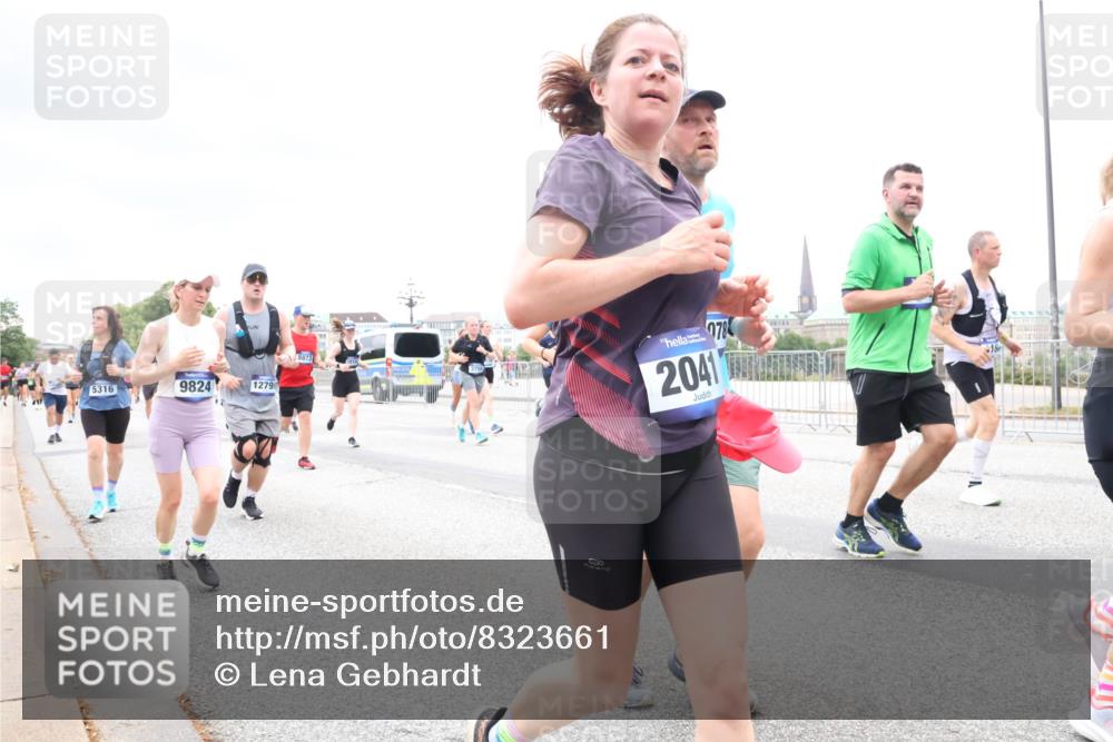 29.06.2025 - hella hamburg halbmarathon Lena Gebhardt http://msf.ph/oto/8323661 29.06.2025 10:57:34 Lombardsbrücke 5316, 9824, 12799, 8873, 78, 2041, 18, 1123, 1242, 1248, 1265, 1643, 2015, 2041, 2370, 2451, 2567, 2900, 3191, 3195, 3385, 3388, 3433, 3723, 3750, 3851, 3954, 4059, 4086, 4106, 4180, 4197, 4485, 4521, 4611, 4830, 4998, 5057, 5117, 5316, 5632, 5639, 5736, 5738, 6053, 6827, 6832, 6857, 6916, 7172, 7193, 7592, 7720, 7728, 7787, 8035, 8159, 8224, 8287, 8386, 8474, 8540, 8552, 8679, 8708, 8773, 8851, 8853, 8873, 9059, 9110, 9233, 9318, 9394, 9496, 9613 meine-sportfotos.de