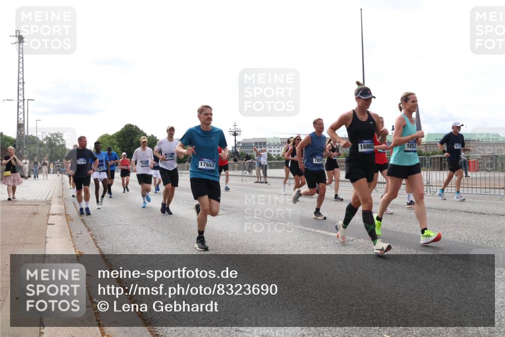 29.06.2025 - hella hamburg halbmarathon Lena Gebhardt http://msf.ph/oto/8323690 29.06.2025 10:23:06 Lombardsbrücke 13248, 4266, 4190, 78917, 17657, 16863, 1853, 9, 3, 1029, 1362, 1853, 2294, 2766, 2925, 3003, 3029, 3034, 3600, 3601, 4190, 4266, 4728, 4793, 5223, 5343, 5629, 6502, 6578, 6784, 6785, 6849, 7188, 7190, 7266, 7529, 7820, 7891, 7925, 8687, 8688, 8716, 8918, 8920, 9133, 9256, 9301, 9877, 9913, 10205, 10739, 10826, 11798, 12025, 12073, 12190, 12265, 13560, 13921, 14041, 14338, 14525, 14801, 14821, 16416, 16558, 17013, 17099, 17207, 17299, 17719 meine-sportfotos.de