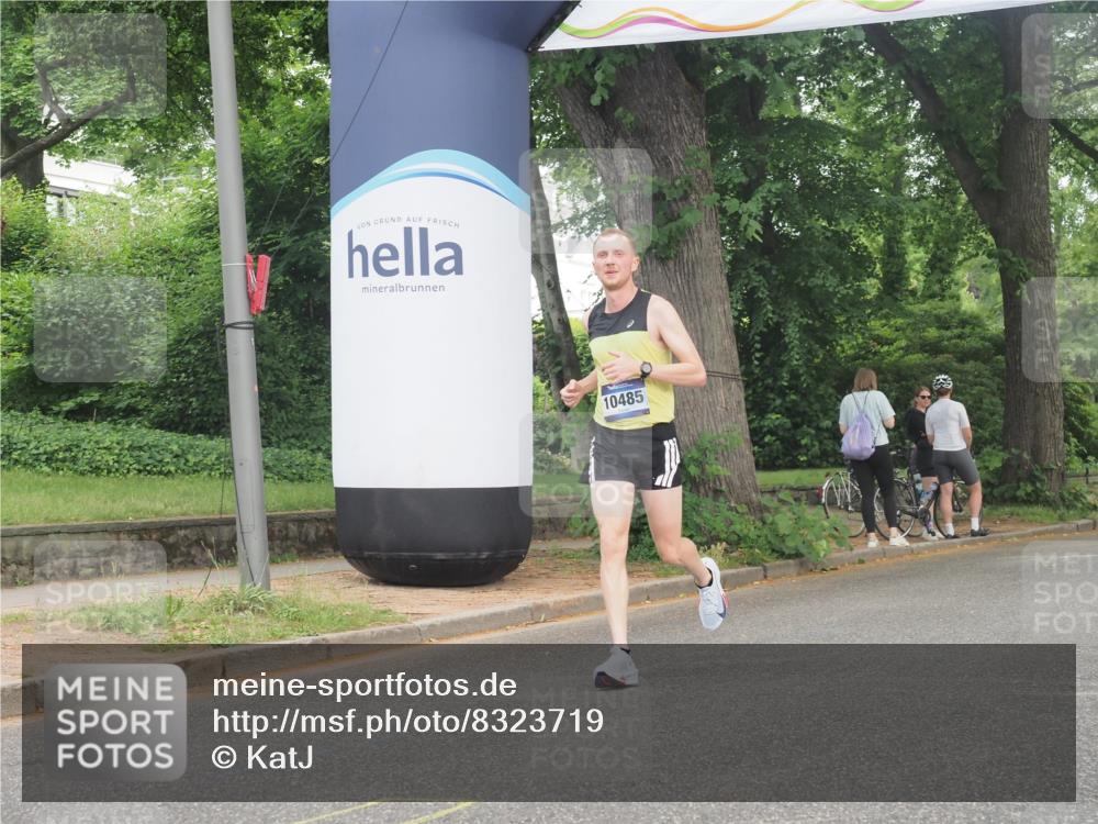 29.06.2025 - hella hamburg halbmarathon KatJ http://msf.ph/oto/8323719 29.06.2025 10:16:47 Zwischen KM18-KM19  meine-sportfotos.de