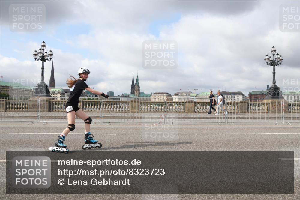 29.06.2025 - hella hamburg halbmarathon Lena Gebhardt http://msf.ph/oto/8323723 29.06.2025 09:08:10 Lombardsbrücke 247 meine-sportfotos.de